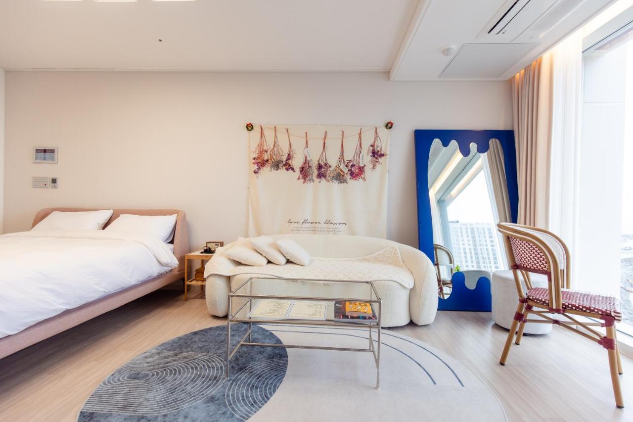 The Castle Ocean Suite Yeosu Exterior foto
