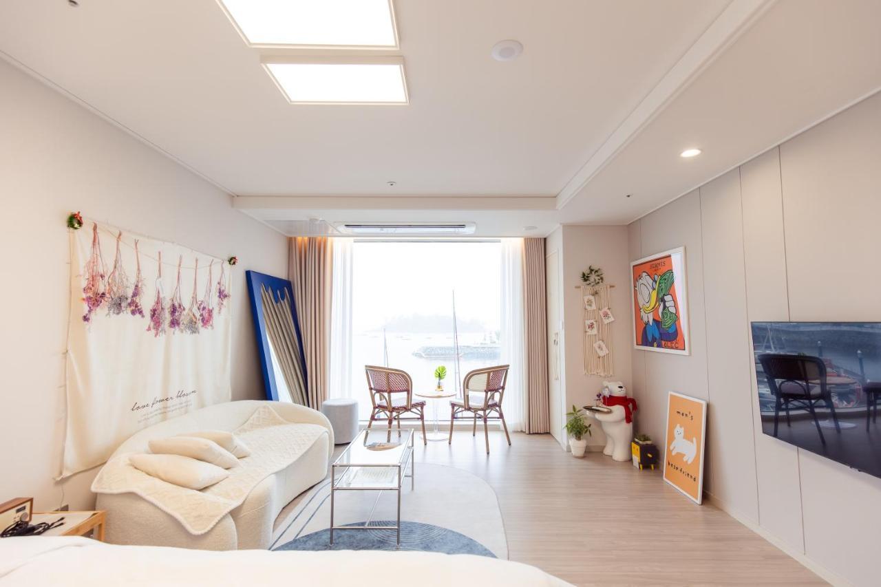 The Castle Ocean Suite Yeosu Exterior foto